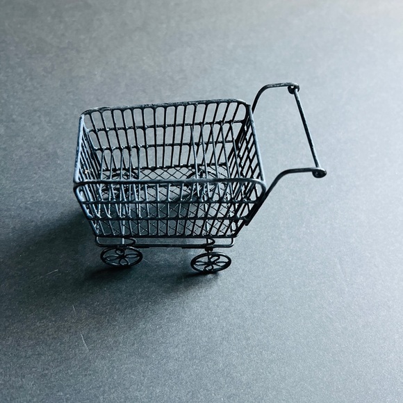 Dollhouse Greyish Vintage style wire cart - Picture 2 of 6